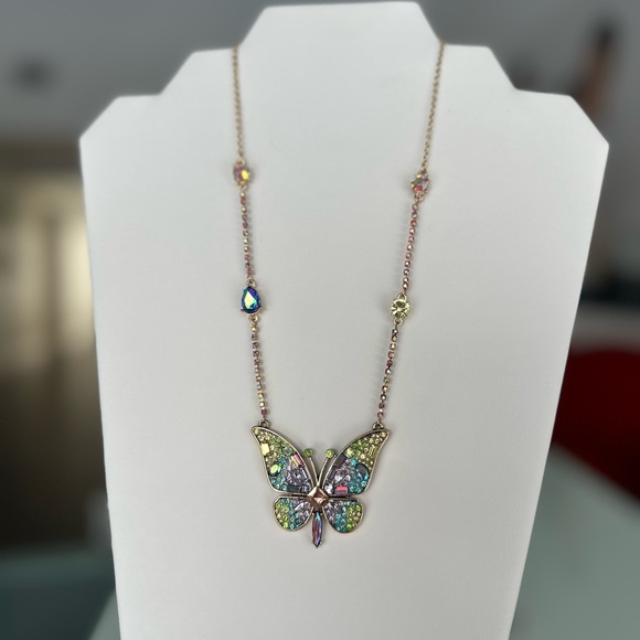 Betsey Johnson Multicolor Butterfly Crystal Necklace Gold tone - Picture 3 of 5